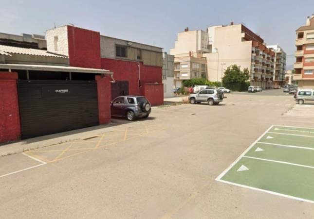 Un joven de 18 años, herido grave tras ser apuñalado en el cuello a las puertas de una discoteca en Roquetes