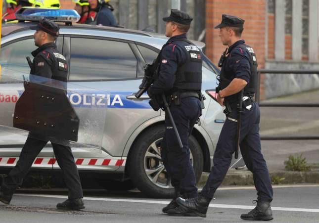 Detenido un hombre por apuñalar a su pareja en Berriz; su hija de 15 años resultó herida al defenderla