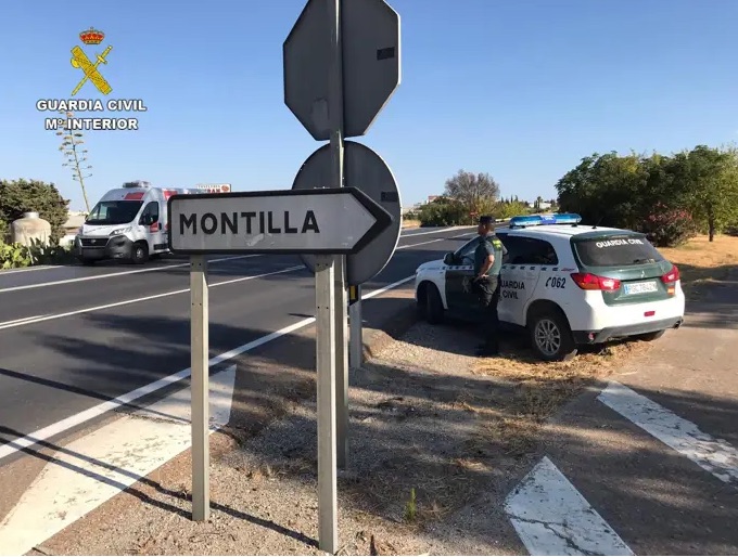 Detenida en Montilla (Córdoba) una mujer por tirar al suelo a su víctima para robarle dos cadenas que llevaba al cuello