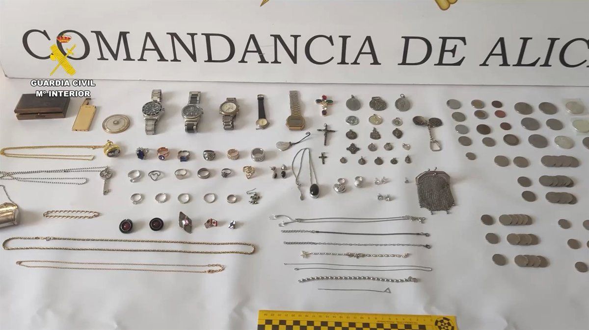 Seis detenidos en Torrevieja al desmantelar un grupo acusado de robos en viviendas