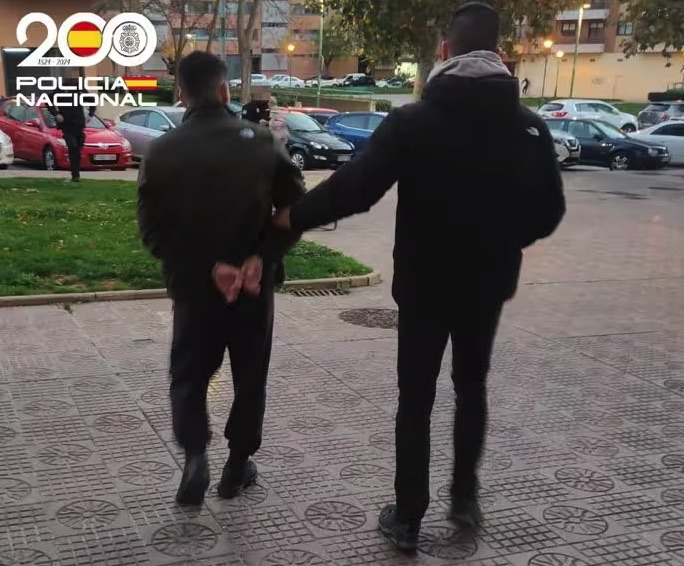 Tres detenidos, dos reincidentes, por una paliza a un joven que resultó grave en Burgos