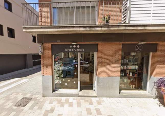 Unos ladrones silenciosos saquean una peluquería en Granollers y se llevan material por 900 euros