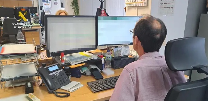 Cinco investigados por estafar casi 60.000 euros mediante el método 'smishing' en Palencia