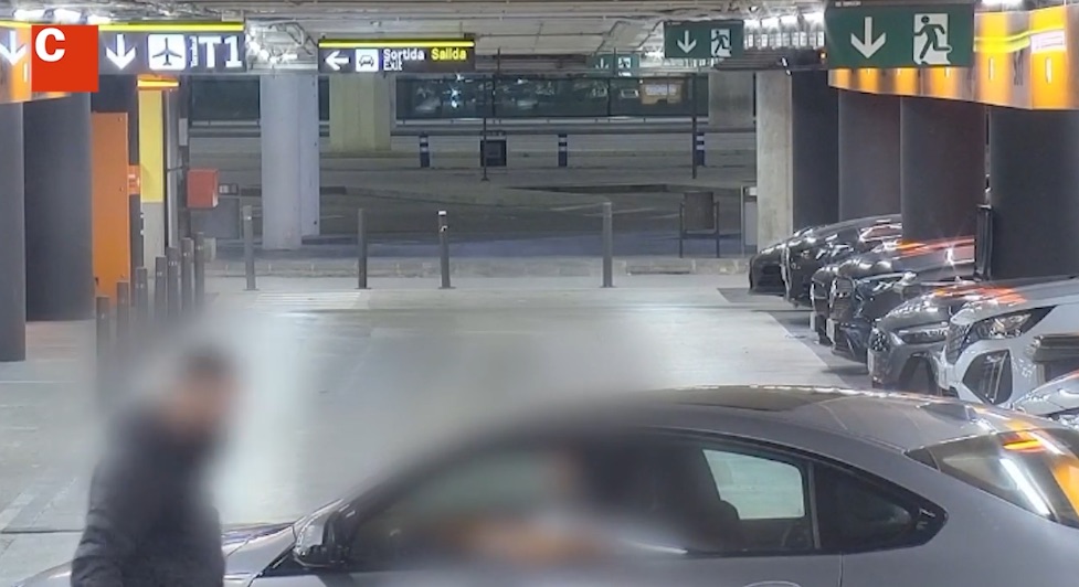 Detenido 6 veces en un mes el falso aparcacoches que roba vehículos a turistas en el aeropuerto de El Prat
