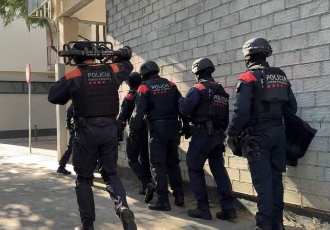 Cae en la Zona Franca un clan multirreincidente por el asalto violento a un piso de Sants en verano