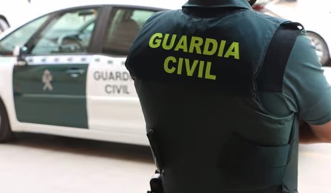 Investigan a tres menores por robos en dos comercios de Sarria (Lugo)