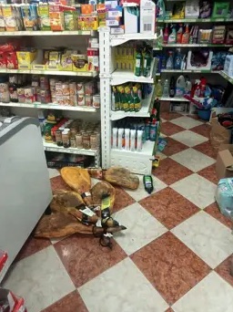 La Guardia Civil sorprende a dos ladrones 'in fraganti' mientras robaban jamones en un supermercado