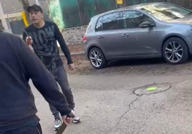 Dos detenidos en Manresa tras amenazarse con machetes en plena calle por una discusión sobre un perro