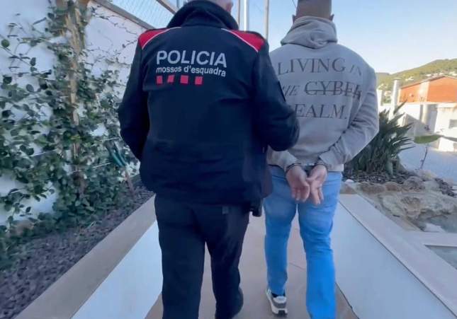 Mossos detienen a 9 personas, incluido un médico, por tráfico de medicamentos ilegales de dopaje en gimnasios