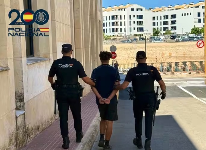 Detenido un joven por la brutal paliza a tres turistas en Menorca que fue grabada en vídeo