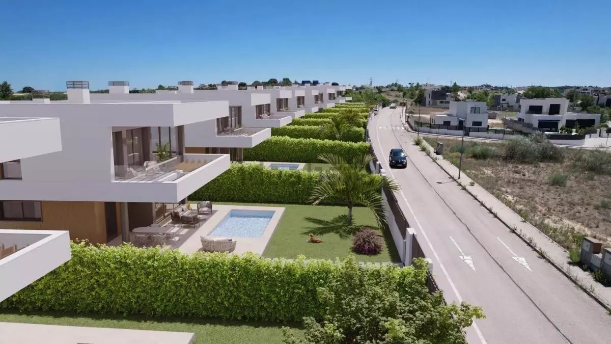 Condenado por estafar 500.000 euros a una pareja que le encargó construir un chalet de lujo