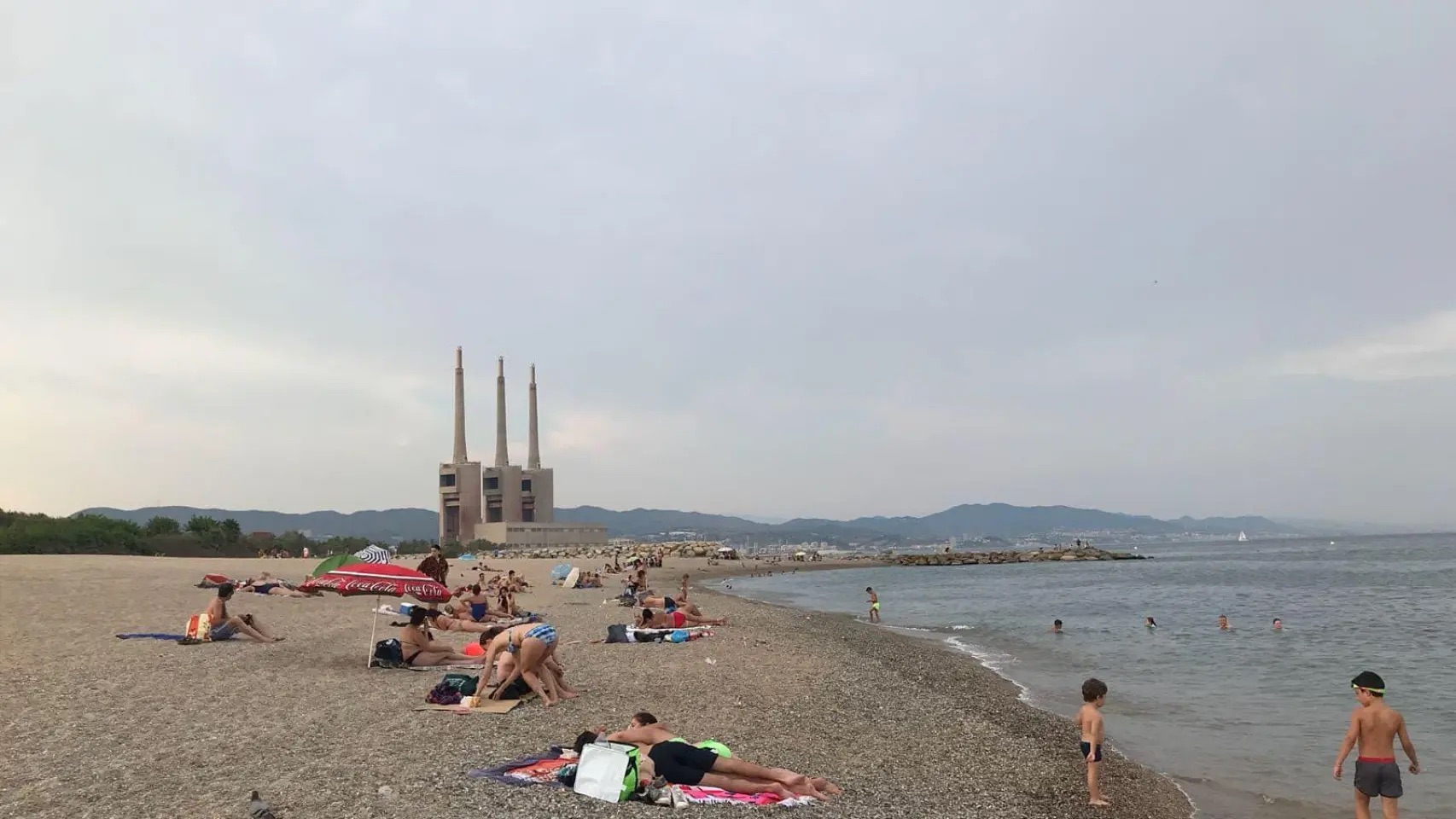 Reabre la playa de Sant Adrià de Besòs