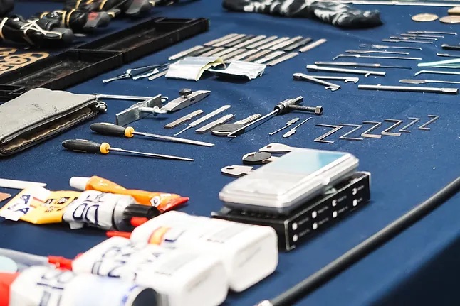 Detenido un hombre en Málaga por incendiar tres contenedores en el distrito Carretera de Cádiz