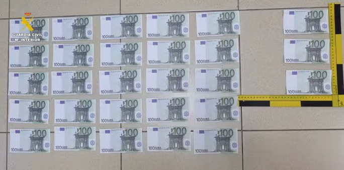 Cae en Almassora un hombre que intentaba colocar billetes falsos de 100 euros en comercios