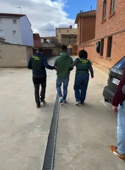 Detenido un trabajador de una residencia de ancianos en Burbáguena por estafar 12.600 euros a un residente