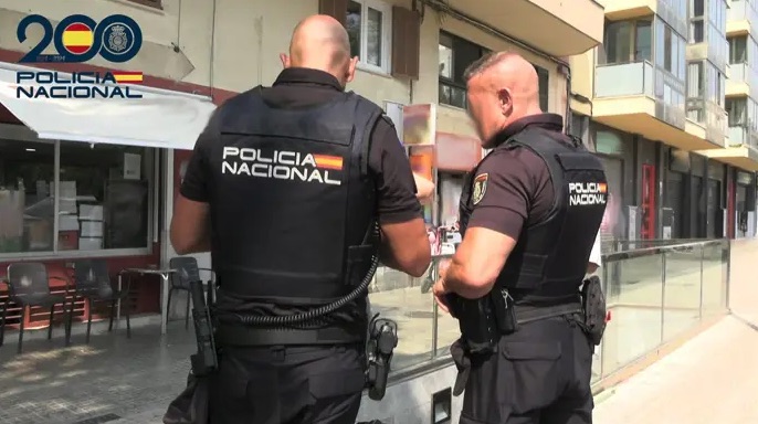 Detenido en Palma por agredir a un camarero e intentar pagar con una tarjeta robada tras hacer un 'simpa'