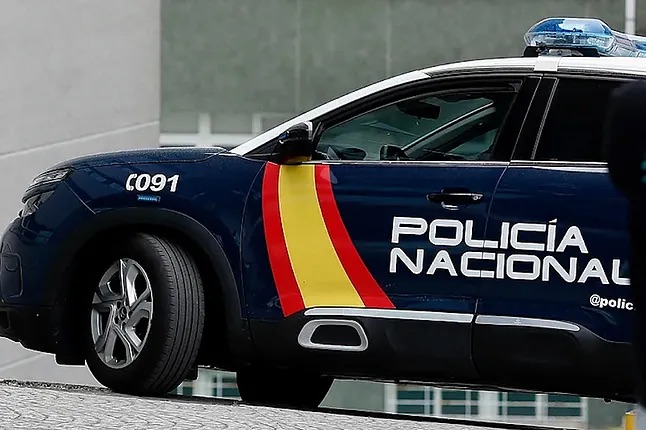 Brutal agresión a dos policías nacionales fuera de servicio en Alcalá de Henares: un detenido