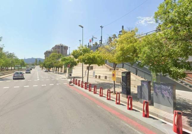 Detenidos dos menores en Nou Barris por apuñalar y herir gravemente a dos adolescentes para robarles un patinete