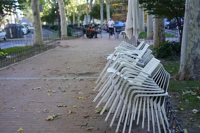 Desmantelan una banda que robó 1.100 sillas de terraza en Madrid y Toledo por valor de 60.000 euros