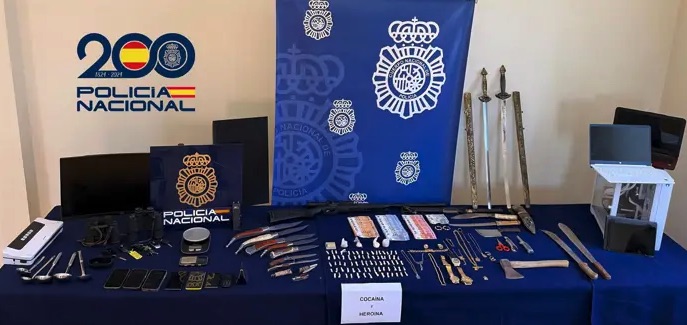 Desmantelado un 'narcobúnker' familiar que operaba en una macrofinca fortificada en Avilés