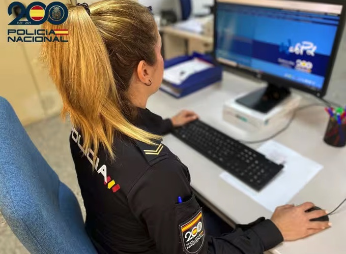 Dos detenidos y 23 imputados en grupo criminal dedicado a la sextorsión en todo el país