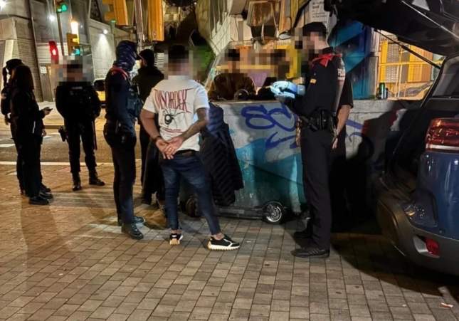 Macroredada 'LIMIT' en la frontera entre L'Hospitalet y Barcelona: 4 detenidos y 145 identificados en una noche