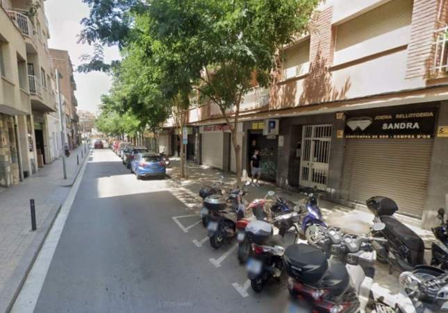 Asaltan a punta de pistola una tienda de oro en Sant Adrià de Besòs y escapan con el botín
