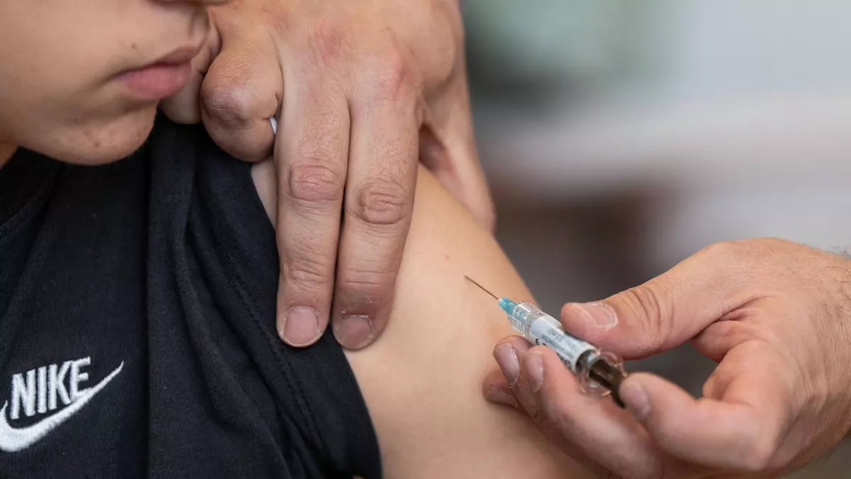 Alertan en Cataluña de una estafa que suplanta a Sanidad para robar datos con la excusa de la vacuna del covid