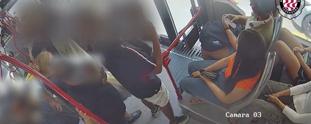 Detenidos en Tarragona dos ladrones por robos continuados en autobuses disfrazados para no ser identificados