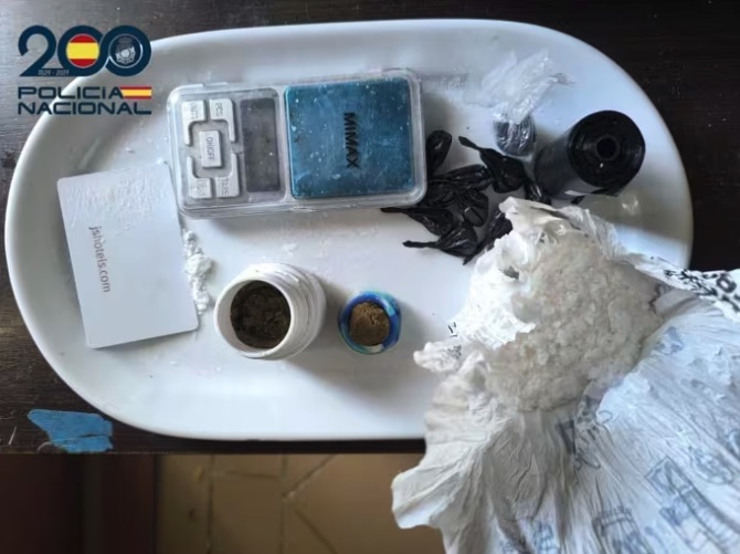 Desmantelados dos activos puntos de venta de droga en el barrio de La Vileta (Palma) con dos detenidos