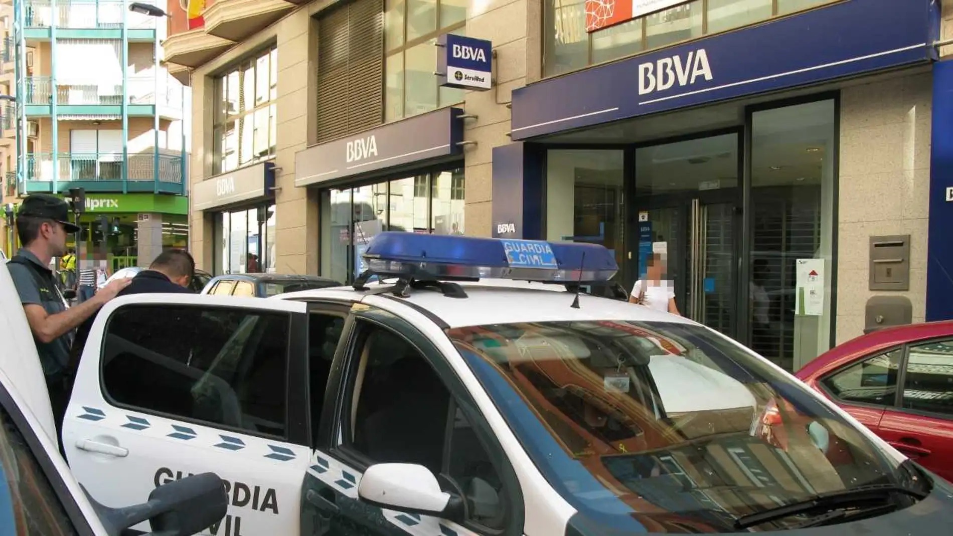 Un "outlet" que no era un "outlet": Hallan 12.000 artículos falsos valorados en 3 millones de euros en Valencia