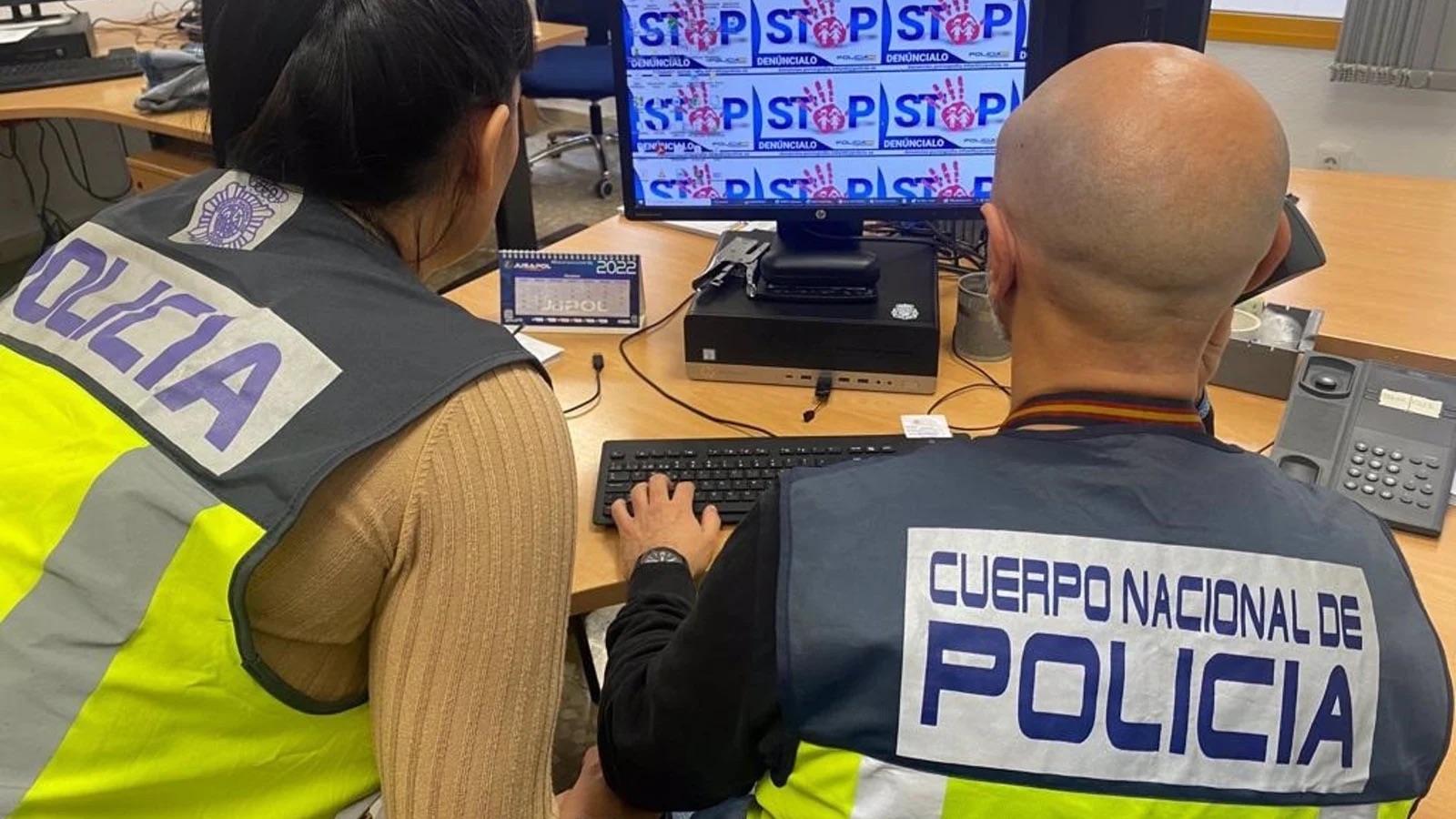 Detenido en Málaga un menor de 17 años por ‘sextorsión’ a cinco chicas: las chantajeaba con imágenes sexuales