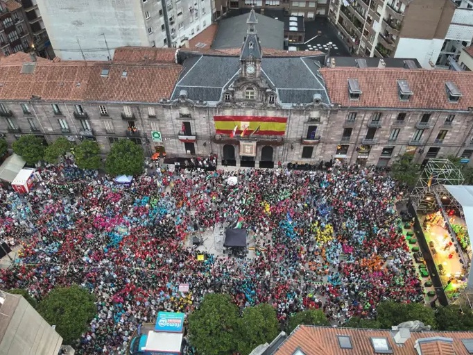 Dos detenidos y un herido en una pelea en Torrelavega durante la segunda noche de las fiestas patronales