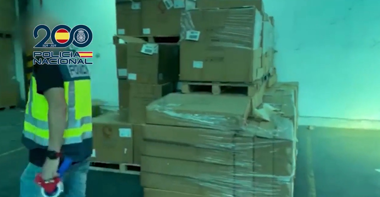 Desarticulada en Cataluña una red que vendía muebles de diseño falsificados con beneficios millonarios