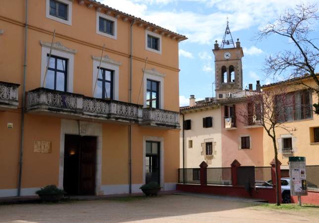 Detenido un hombre tras intentar agredir con arma blanca a una guardia municipal en Bescanó