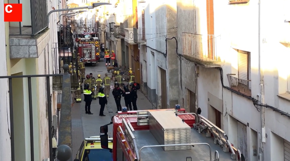 Dos heridos graves y dos leves tras el derrumbe de una vivienda en Vilanova de Bellpuig