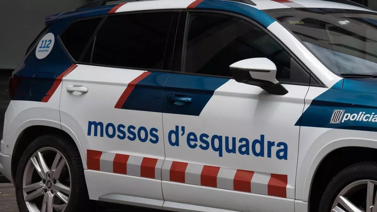 Los Mossos refuerzan Santa Susanna ante el festival neonazi Chaos in the Sun y los incidentes entre asistentes