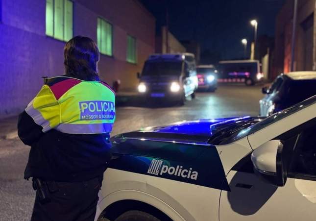 Desarticulada una banda de 'teloneros' especializada en robar café de camiones en las áreas de servicio de Girona