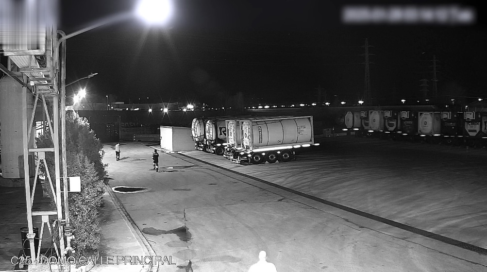 Desarticulada una banda que robaba en empresas catalanas para comprar casas y coches de lujo en el extranjero