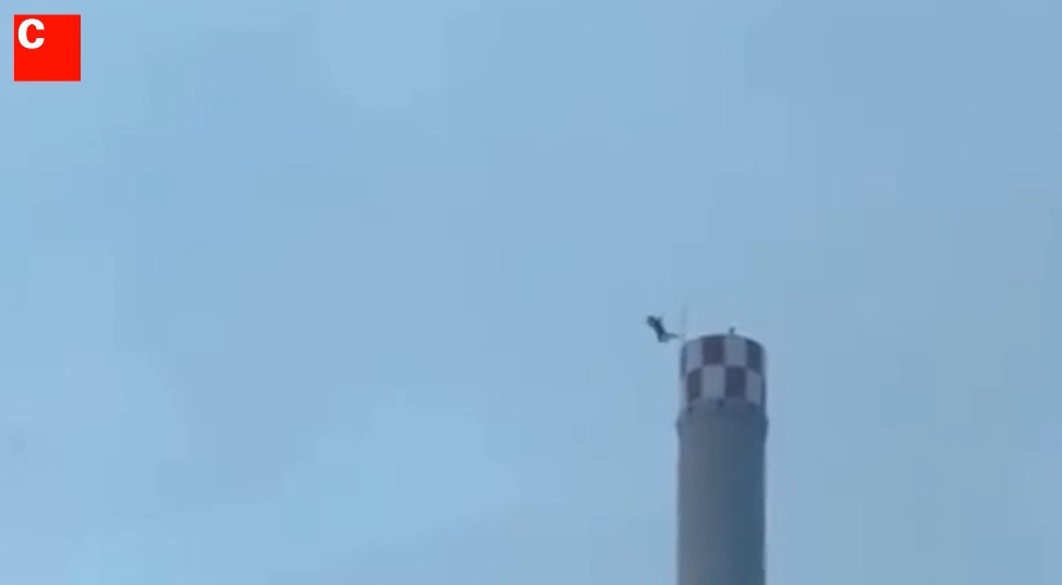 Dos jóvenes detenidos por saltar en paracaídas desde lo alto de las Tres Chimeneas en Sant Adrià