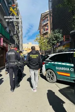 La Guardia Civil detecta medio centenar de irregularidades en ocho centros de estética de Lloret