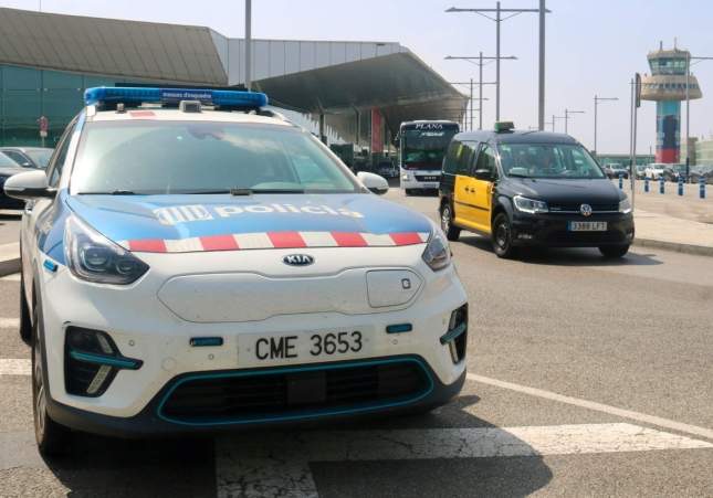 Detenido por enésima vez el "falso aparcacoches" de El Prat tras robar un vehículo y maletas a un turista en la T2