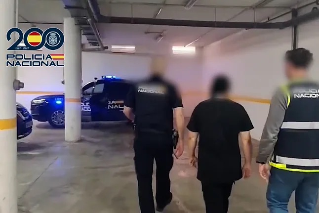 Detenidos en Sevilla tras robar a un anciano después de pedirle agua y ofrecerle sexo