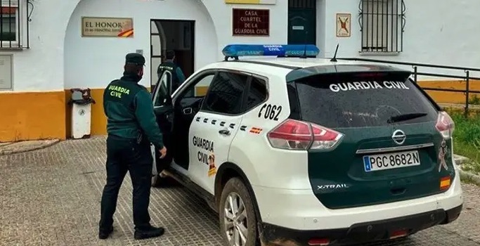 Investigados dos vecinos de Montijo por robar en una vivienda y vender los enseres por internet