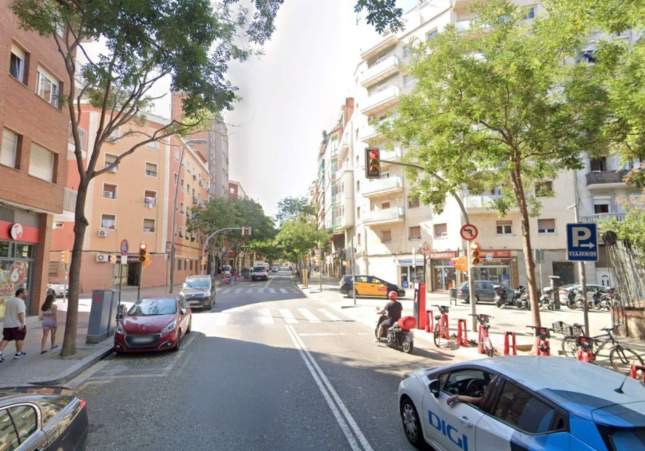 Un hombre de 80 años, nueva víctima de la estafa del falso mecánico en Barcelona: paga 900 euros por una avería falsa