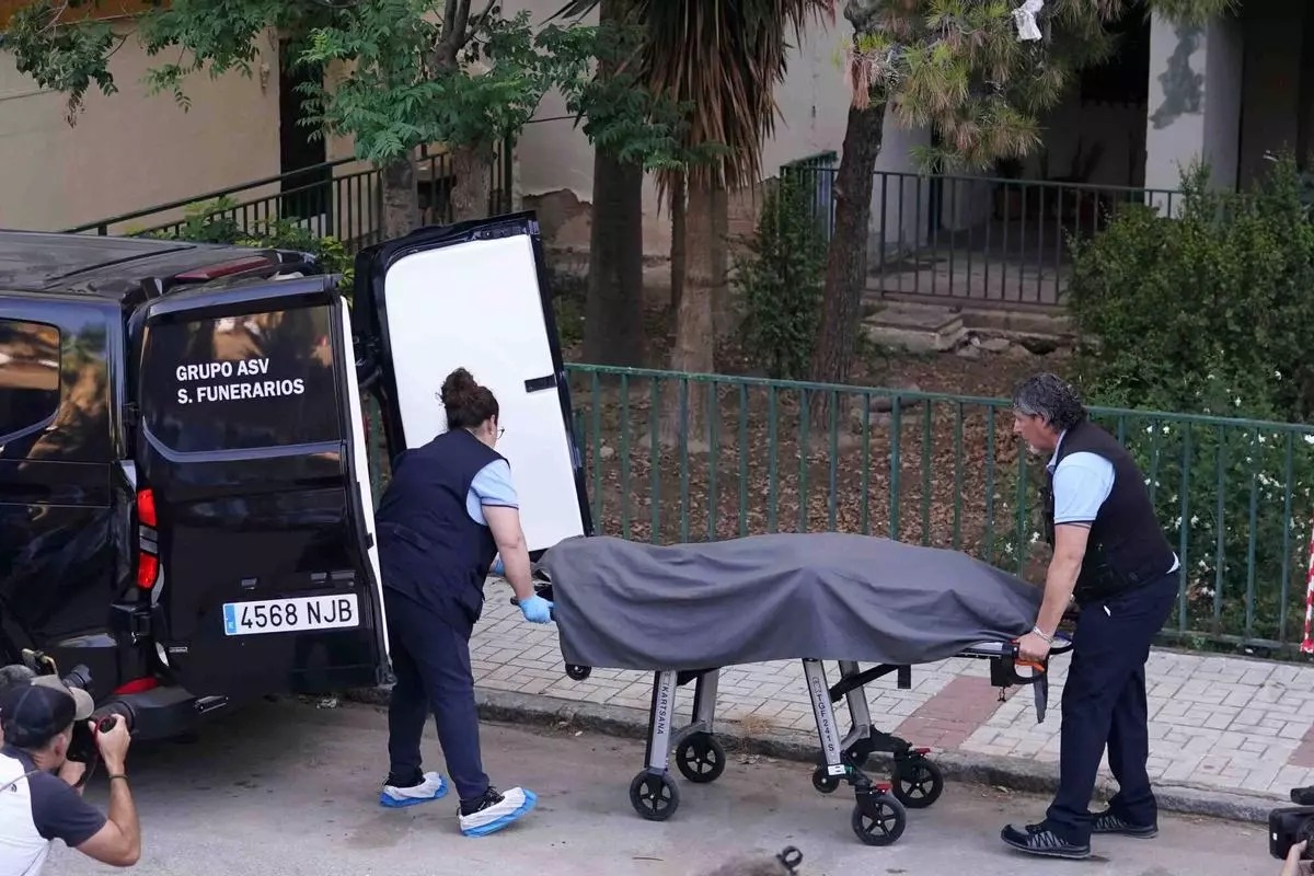 Un hombre mata a su pareja con un arma de fuego en una vivienda de Málaga