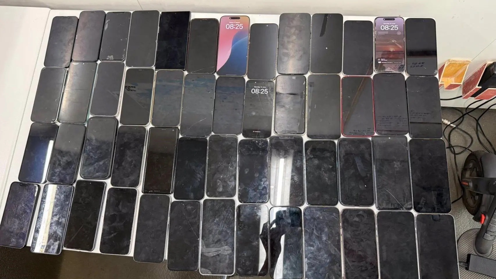 Los Mossos recuperan 211 móviles robados durante el Sónar y OffSónar en Barcelona y L’Hospitalet