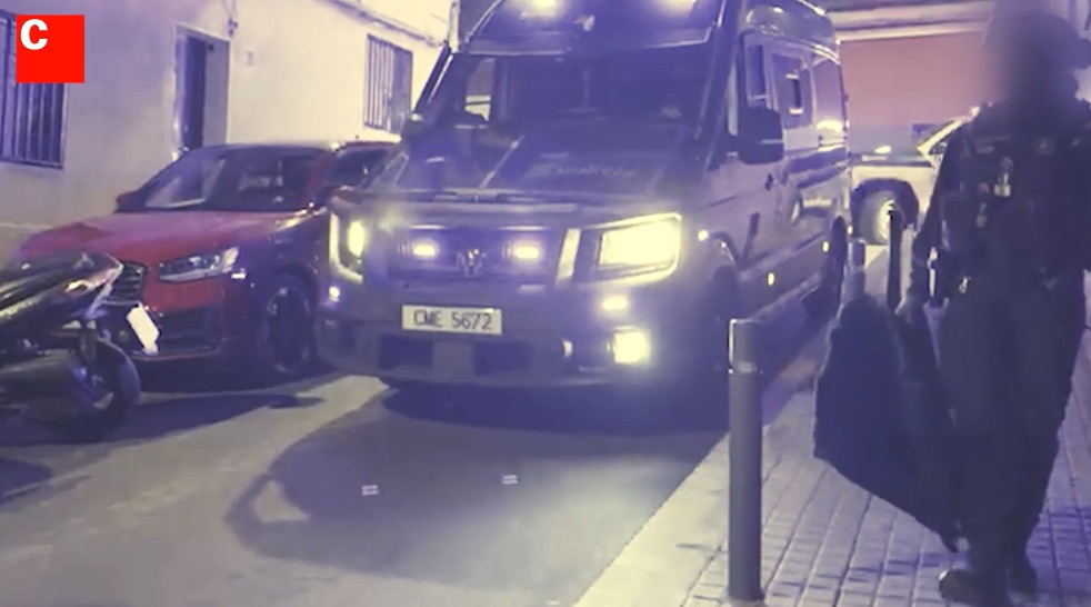 Golpe a una red internacional de tráfico de hachís y blanqueo con operativos en Cataluña, Málaga y Zaragoza