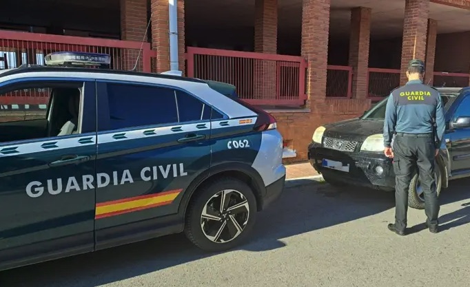 Investigado en Peralta por cinco delitos contra el patrimonio tras una serie de robos en vehículos