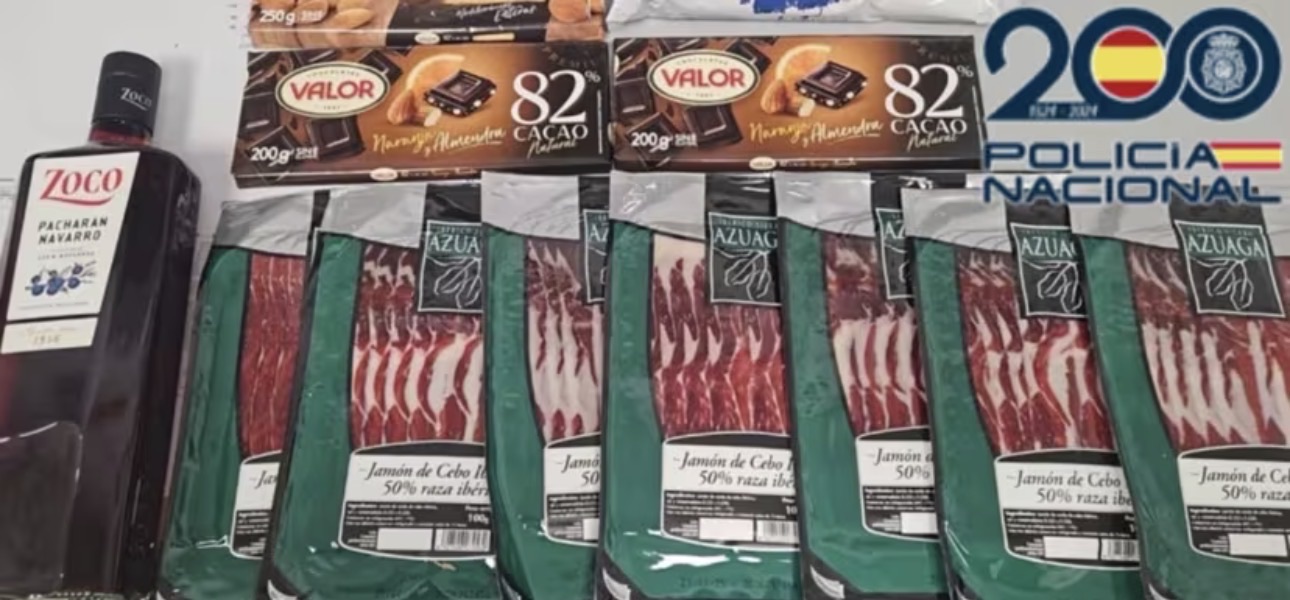 Detenidos dos reincidentes en Valladolid por hurtar jamón, chocolate y pacharán tras de un supermercad
